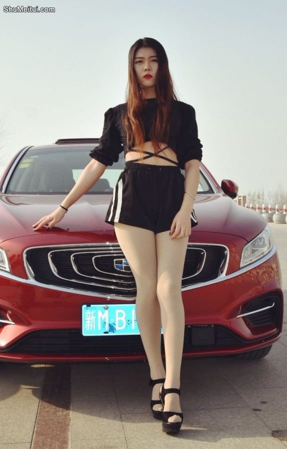 冬日里穿厚肉丝袜的大长腿御姐[第1张/共44张]