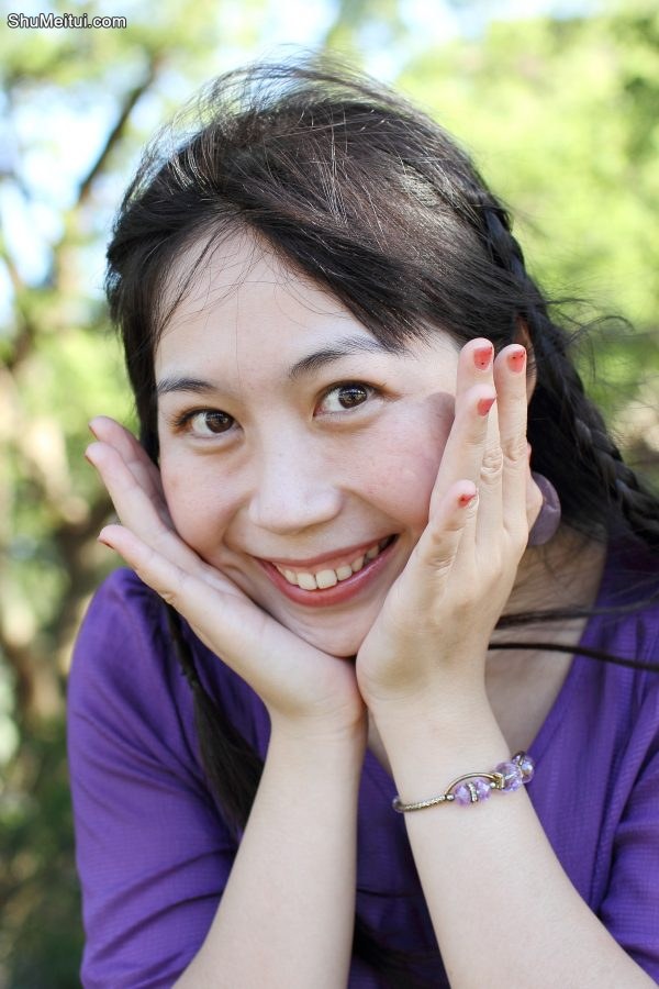 熟妇穿凉高拖鞋到海边就脱掉了[第9张/共22张]