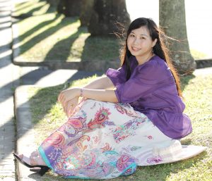 熟妇穿凉高拖鞋到海边就脱掉了