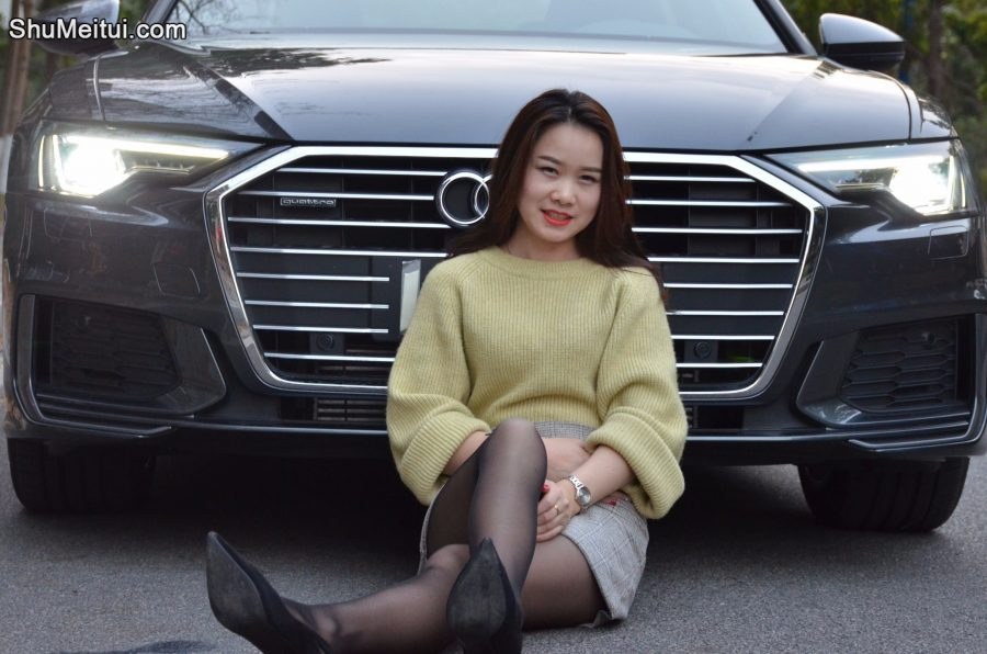 奥迪车内穿黑丝细高跟的嫂子[第12张/共21张]