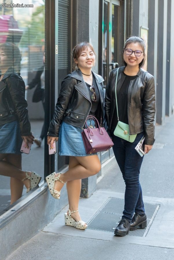 街边两个很阳光的小姑娘，大方的与我打招呼[第7张/共12张]