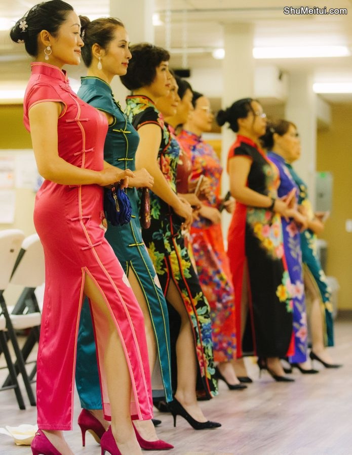 何姐和她的旗袍朋友穿各种各样的旗袍拍照片[第30张/共43张]