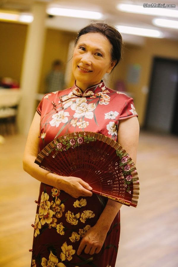 何姐和她的旗袍朋友穿各种各样的旗袍拍照片[第27张/共43张]