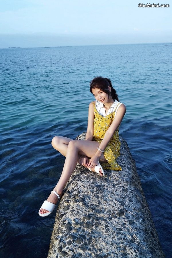 极品人妻在渔村旅行不时露出大腿[第22张/共44张]