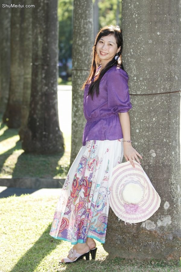 熟妇穿凉高拖鞋到海边就脱掉了[第11张/共22张]