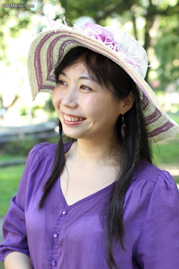 熟妇穿凉高拖鞋到海边就脱掉了[第5张/共22张]