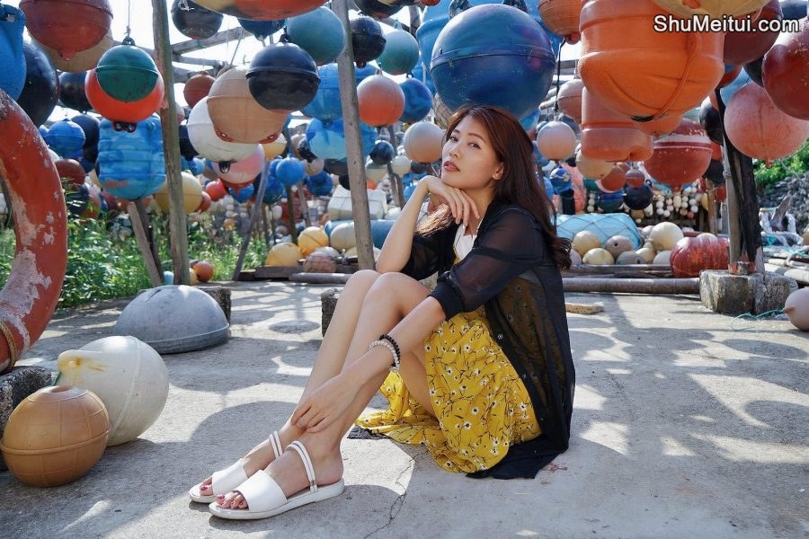 极品人妻在渔村旅行不时露出大腿[第1张/共44张]