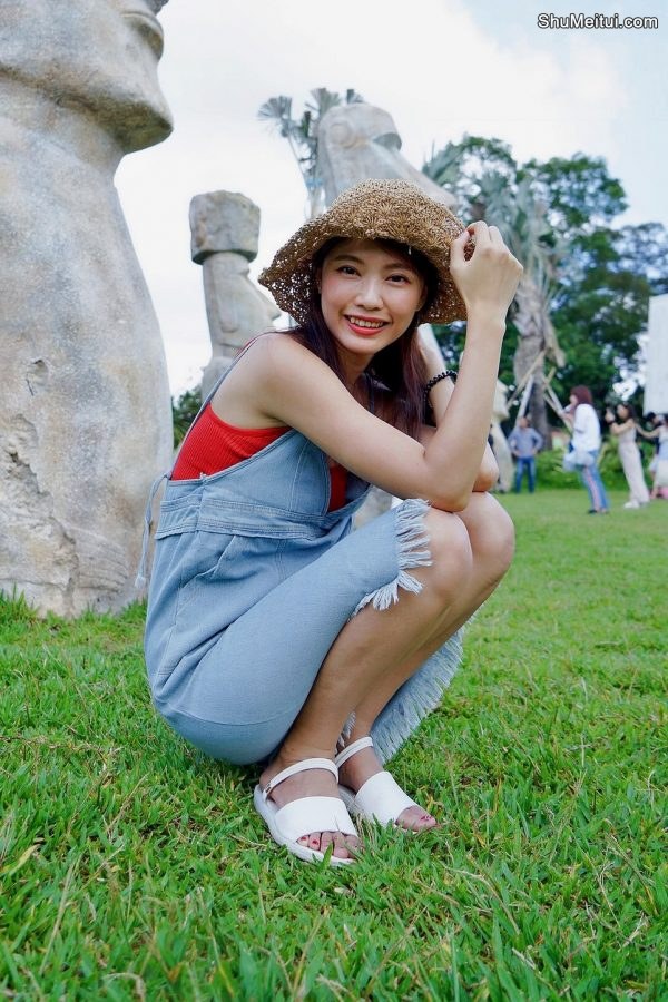 穿平底凉鞋的美腿人妻在巨石阵游玩[第45张/共61张]