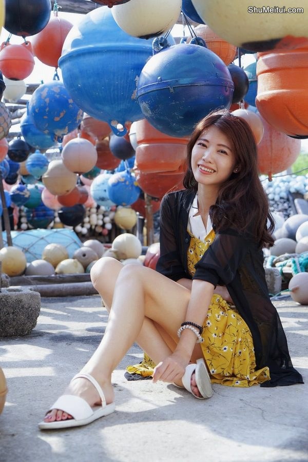 极品人妻在渔村旅行不时露出大腿[第35张/共44张]