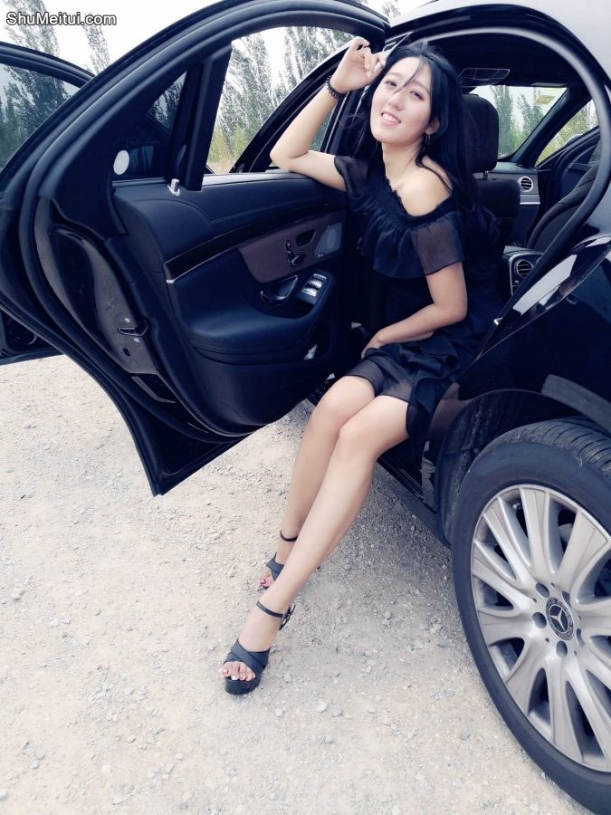 奔驰S级美胸媳妇换了好几套衣服秀美腿[第14张/共30张]