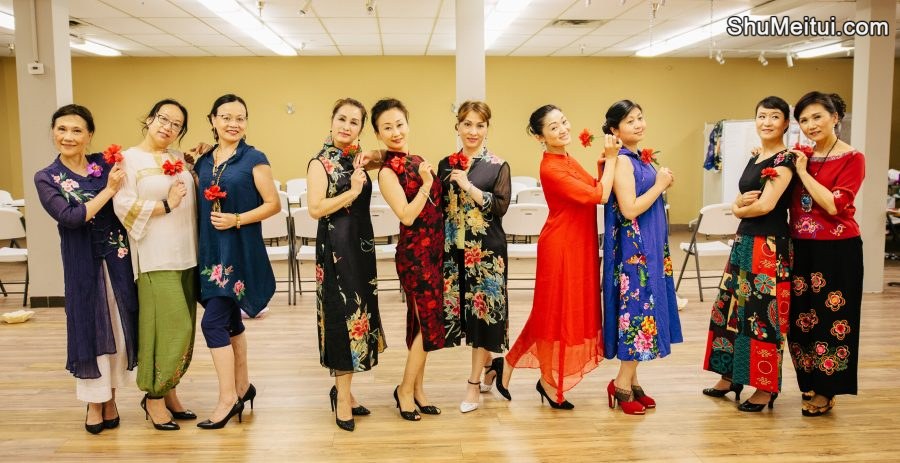 何姐和她的旗袍朋友穿各种各样的旗袍拍照片[第16张/共43张]