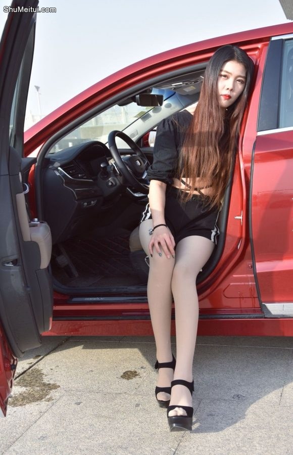 冬日里穿厚肉丝袜的大长腿御姐[第15张/共44张]