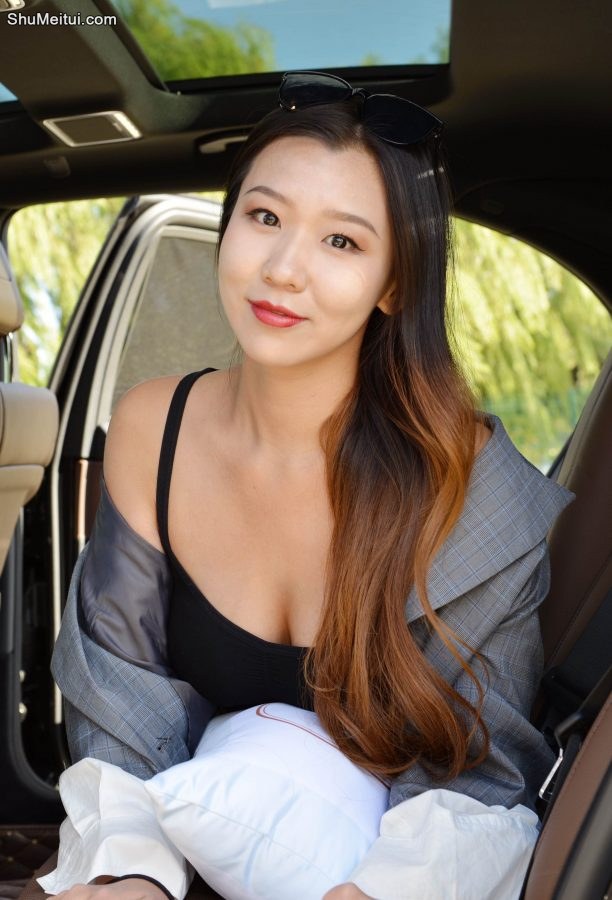 车子和身材都是S级的这个美女真给劲[第11张/共49张]