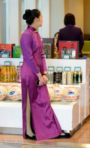 饭店迎宾的小熟女，有些味道哦