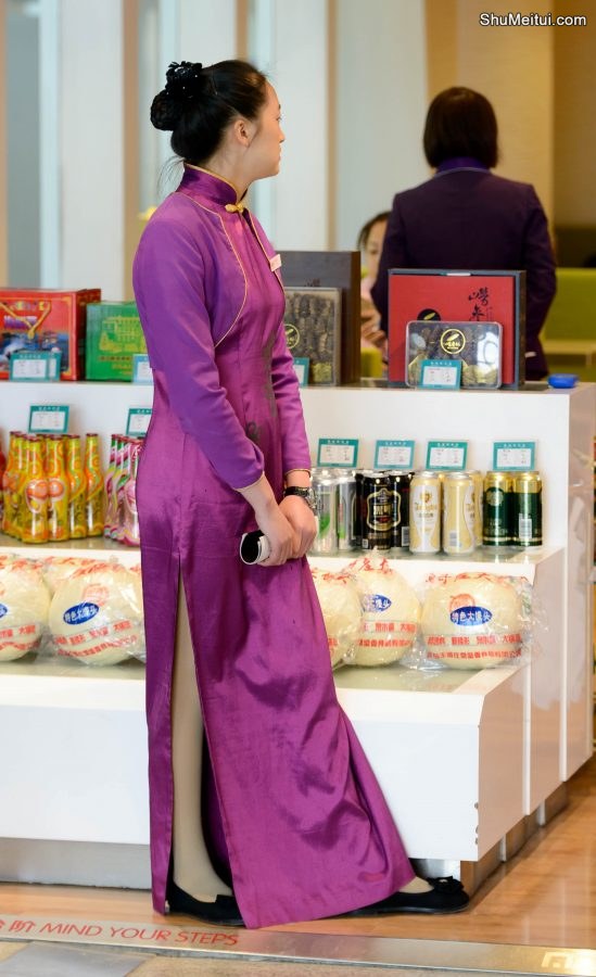 饭店迎宾的小熟女，有些味道哦[第1张/共5张]