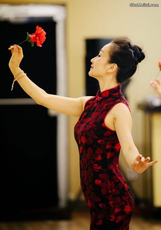 何姐和她的旗袍朋友穿各种各样的旗袍拍照片[第18张/共43张]