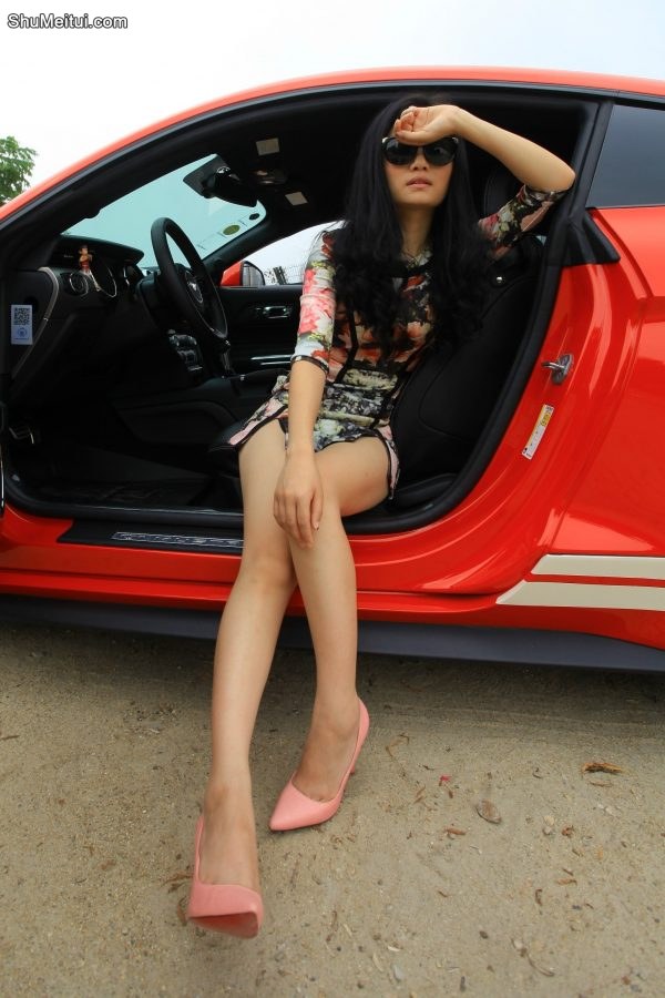 穿旗袍开野马的嫂子的长腿太诱惑[第6张/共14张]