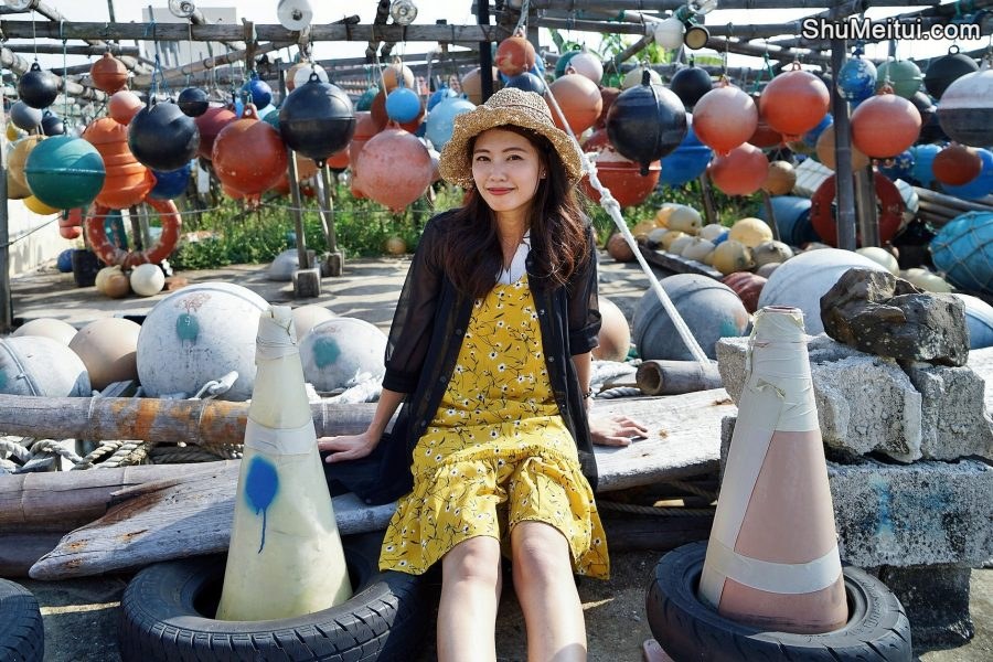 极品人妻在渔村旅行不时露出大腿[第7张/共44张]