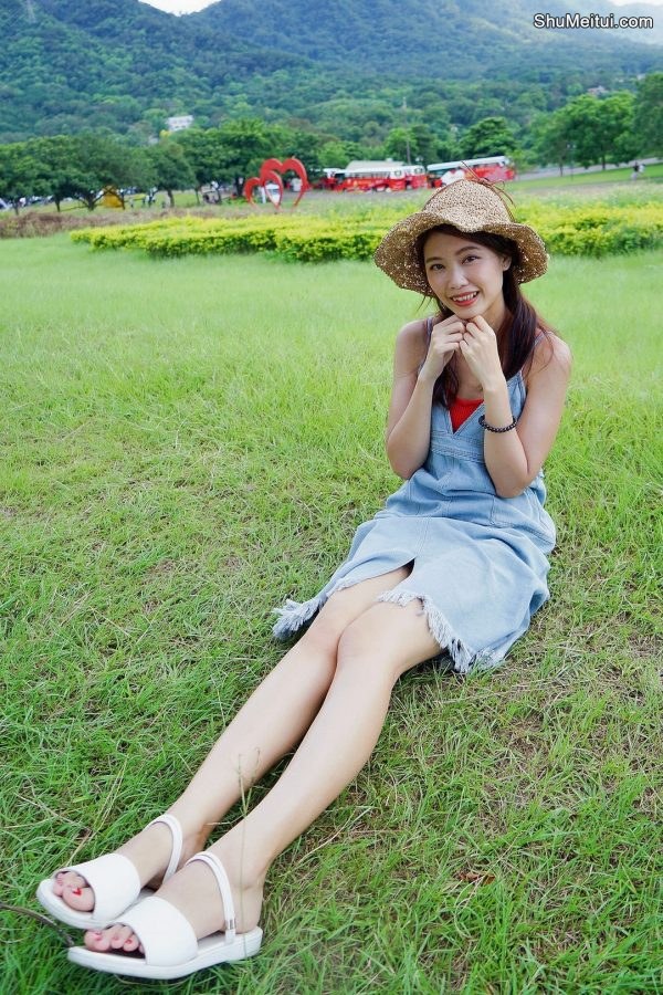 穿平底凉鞋的美腿人妻在巨石阵游玩[第37张/共61张]