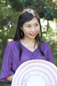 熟妇穿凉高拖鞋到海边就脱掉了