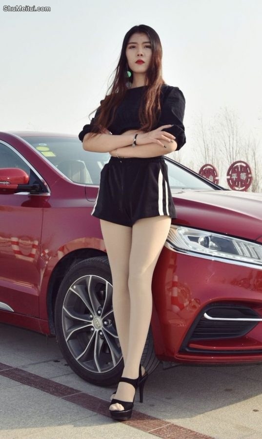 冬日里穿厚肉丝袜的大长腿御姐[第7张/共44张]