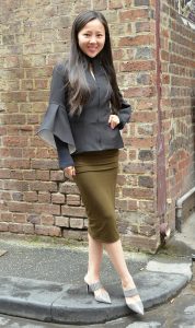 非常漂亮的穿包臀裙的美女，我跟了她好久