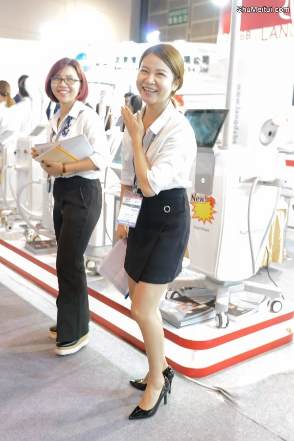 广交会上的美妇业务员，长的既喜庆又可爱，业务自然好[第1张/共7张]