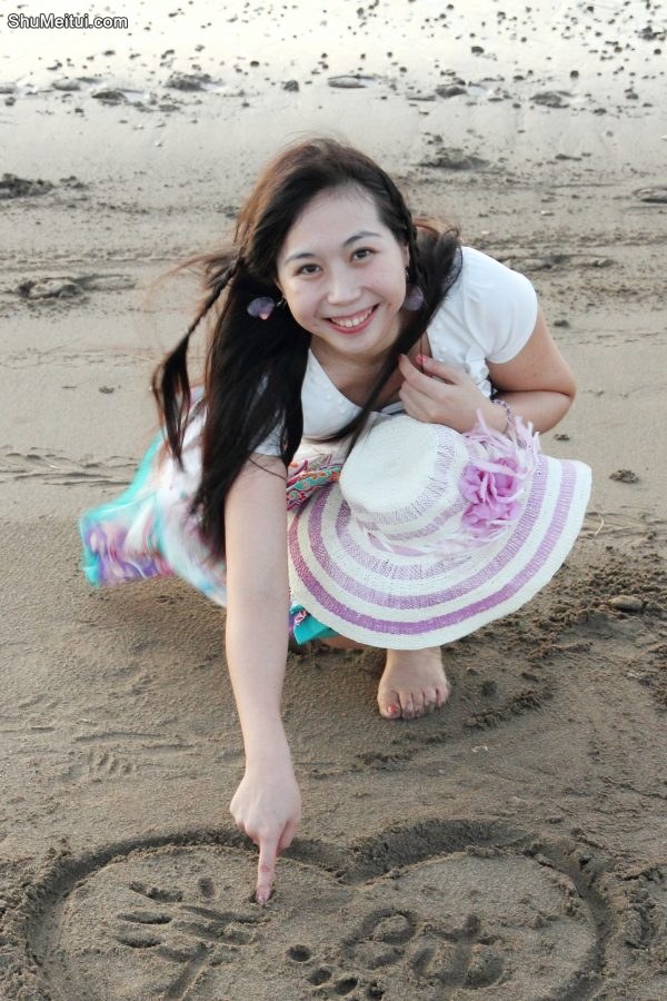 熟妇穿凉高拖鞋到海边就脱掉了[第20张/共22张]