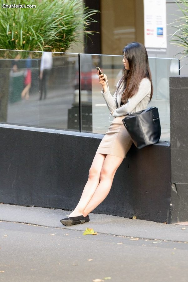 这个小少妇身材挺够劲的，不知道是不是等我呢[第1张/共4张]