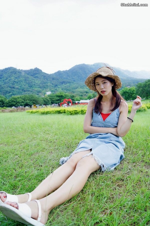 穿平底凉鞋的美腿人妻在巨石阵游玩[第38张/共61张]