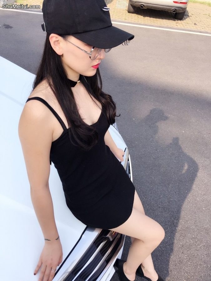 酷帅的美腿眼镜人妻车内秀足[第18张/共18张]