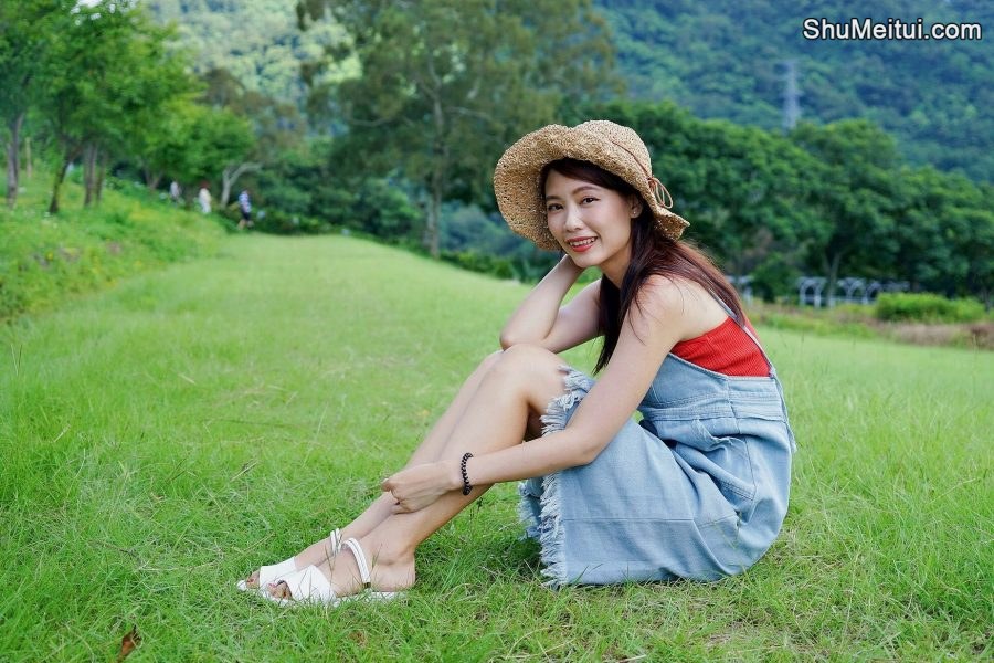 穿平底凉鞋的美腿人妻在巨石阵游玩[第33张/共61张]