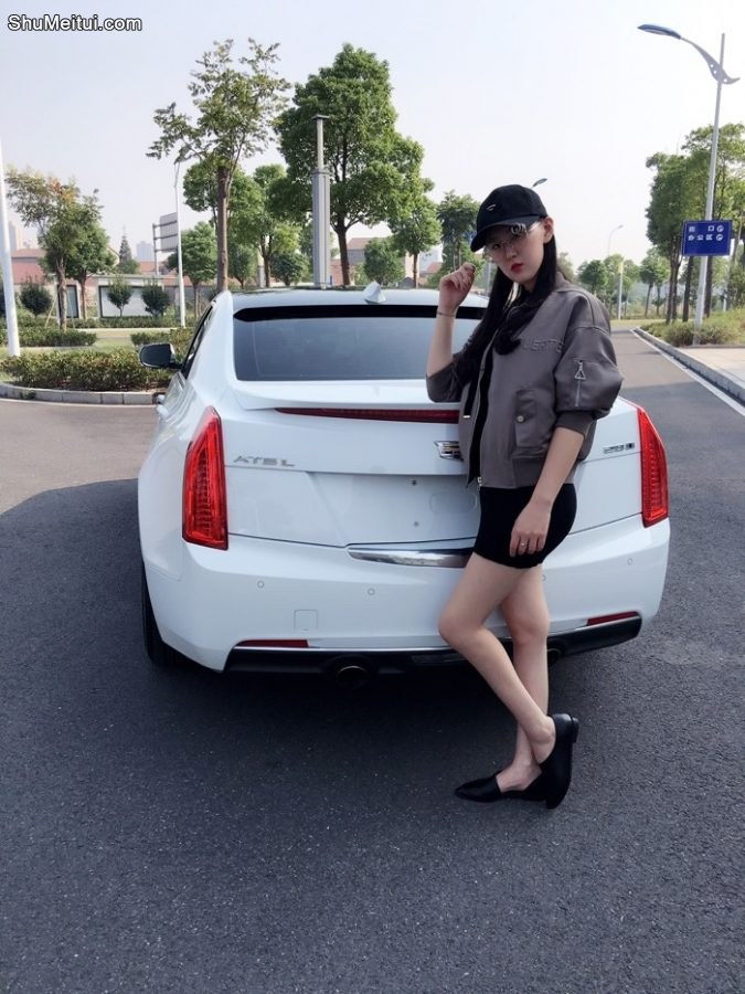 酷帅的美腿眼镜人妻车内秀足[第4张/共18张]