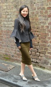 非常漂亮的穿包臀裙的美女，我跟了她好久