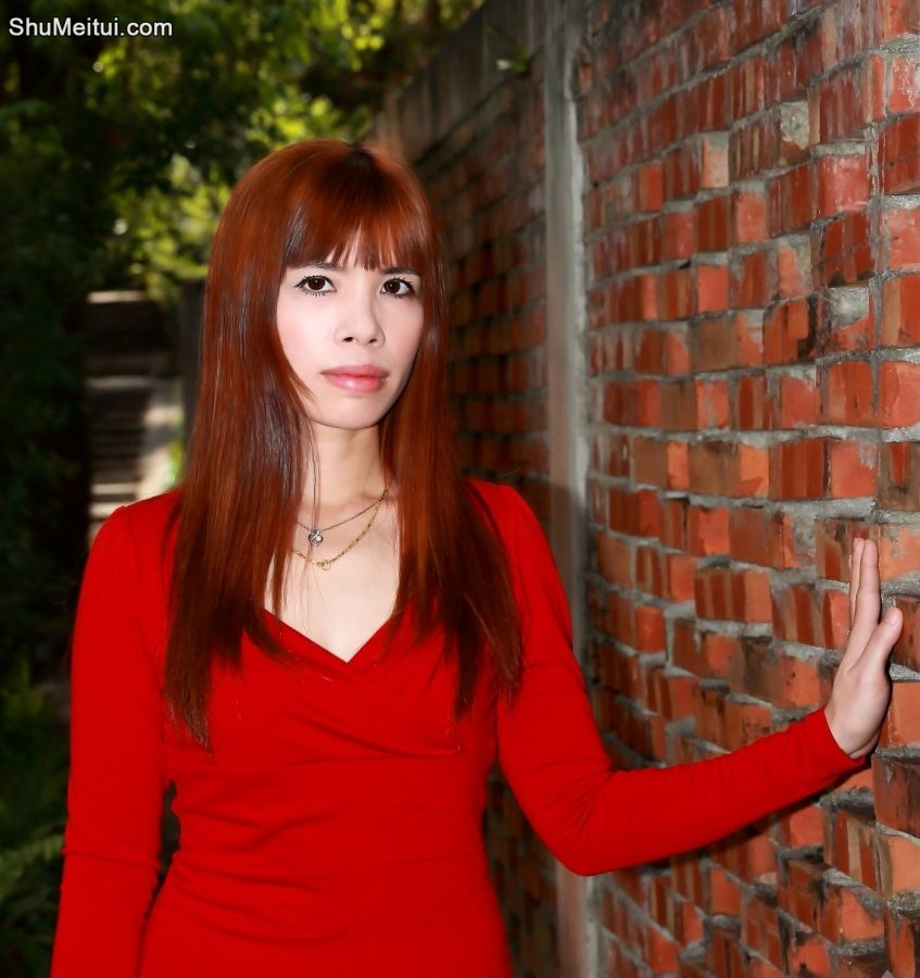 美妇王翠嫂在乡下秀短裙白腿[第10张/共18张]