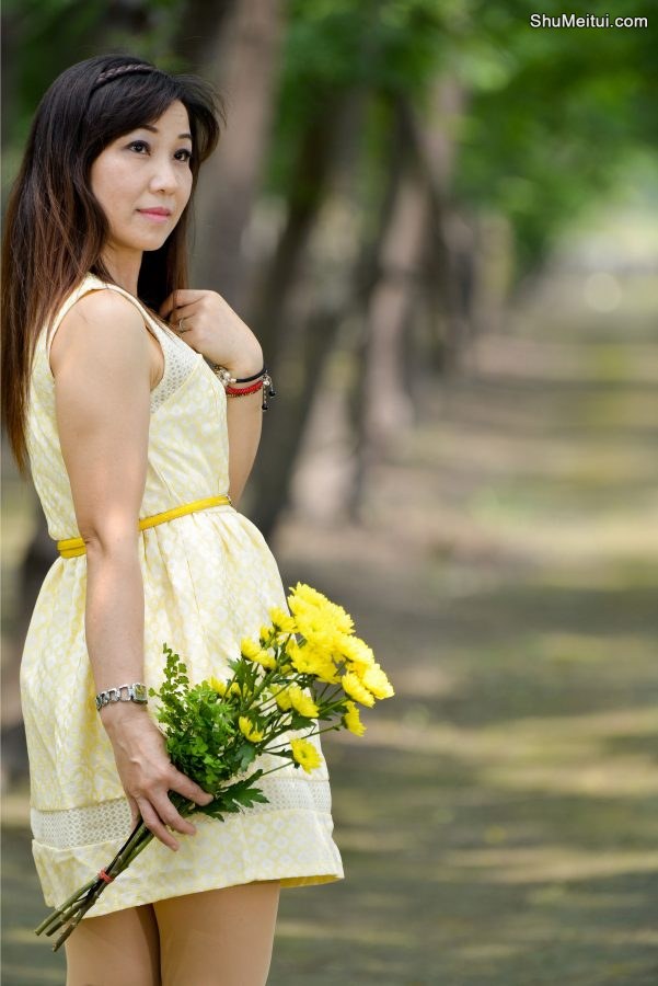 成熟的美女芝姐穿高跟鞋肉色丝袜拍照片[第7张/共10张]