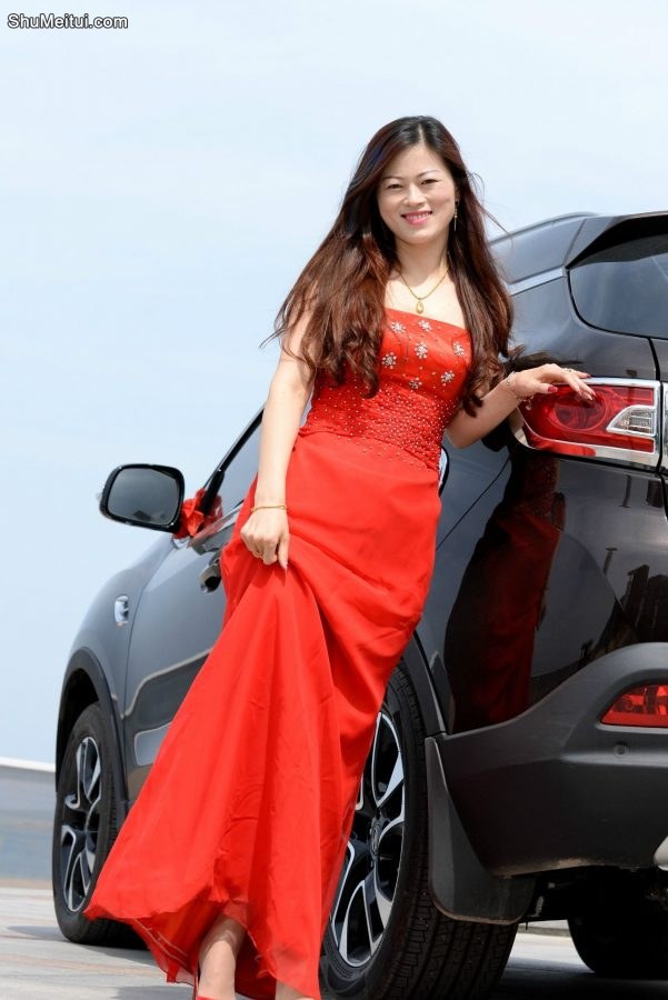 穿红色细高跟鞋的美妇带面具增加神秘感[第9张/共13张]