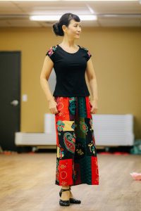 何姐和她的旗袍朋友穿各种各样的旗袍拍照片