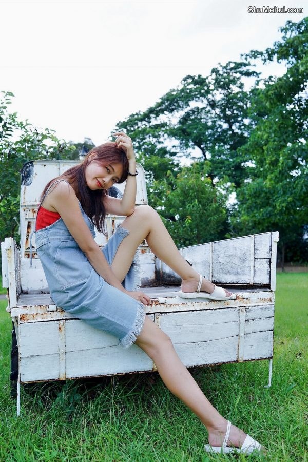 穿平底凉鞋的美腿人妻在巨石阵游玩[第18张/共61张]