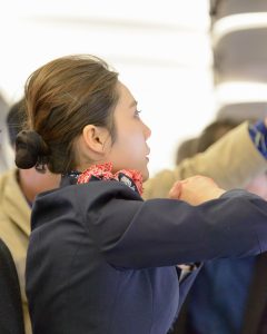 动车上的小媳妇颜值超高，我忍不住拍了几张