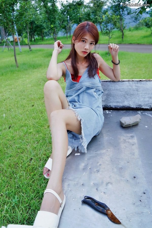 穿平底凉鞋的美腿人妻在巨石阵游玩[第22张/共61张]