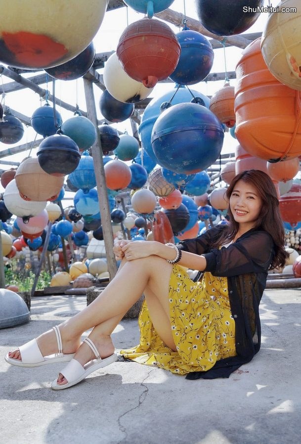 极品人妻在渔村旅行不时露出大腿[第27张/共44张]