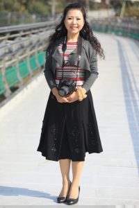 喜欢拍照的美熟到动物园采风