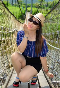 成熟的长腿芝姐阳光下高清晰肉丝