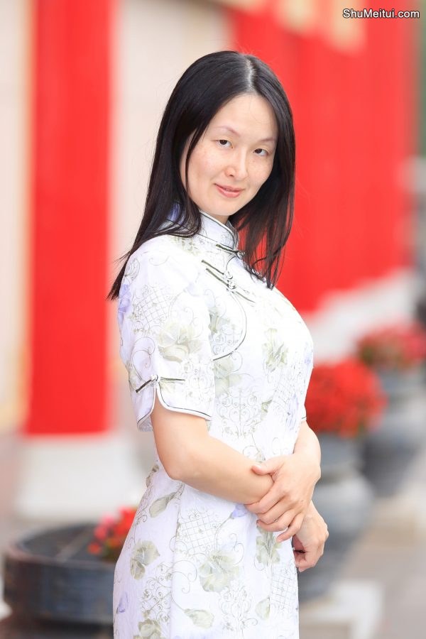 丰满的身体穿上了优雅的旗袍,Elin姐人像摄影[第5张/共11张]