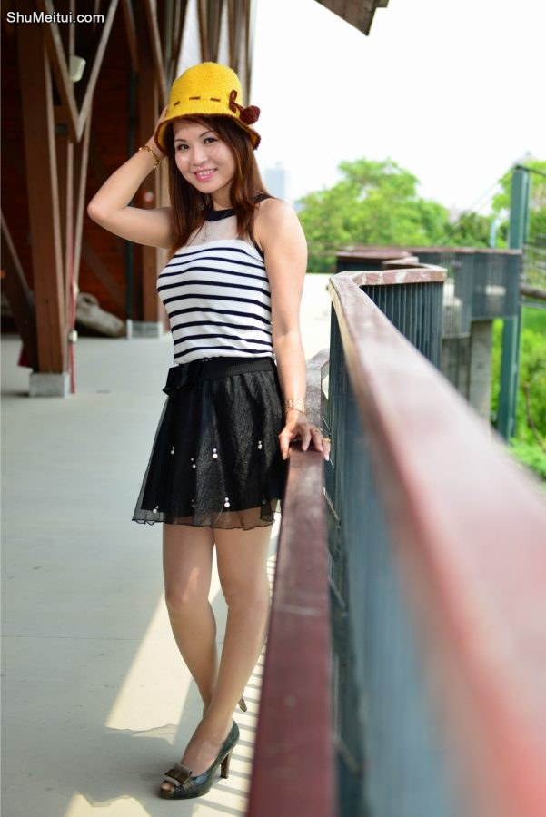 穿肉丝袜的翠嫂美腿吸引摄影师拍了超多照片[第28张/共46张]