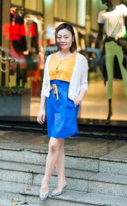 服装店的老板娘果然很有味道嘛