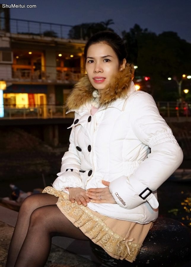 性感美妇王翠嫂来到海边浪一圈，有粉丝吗[第13张/共16张]