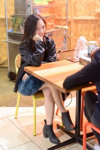 小美女被忽悠的找不到北了，这是要绿呀