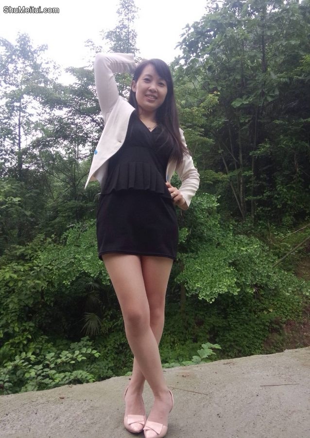 保养不赖的熟妇魏大姐携小公主出境，点个赞[第13张/共14张]